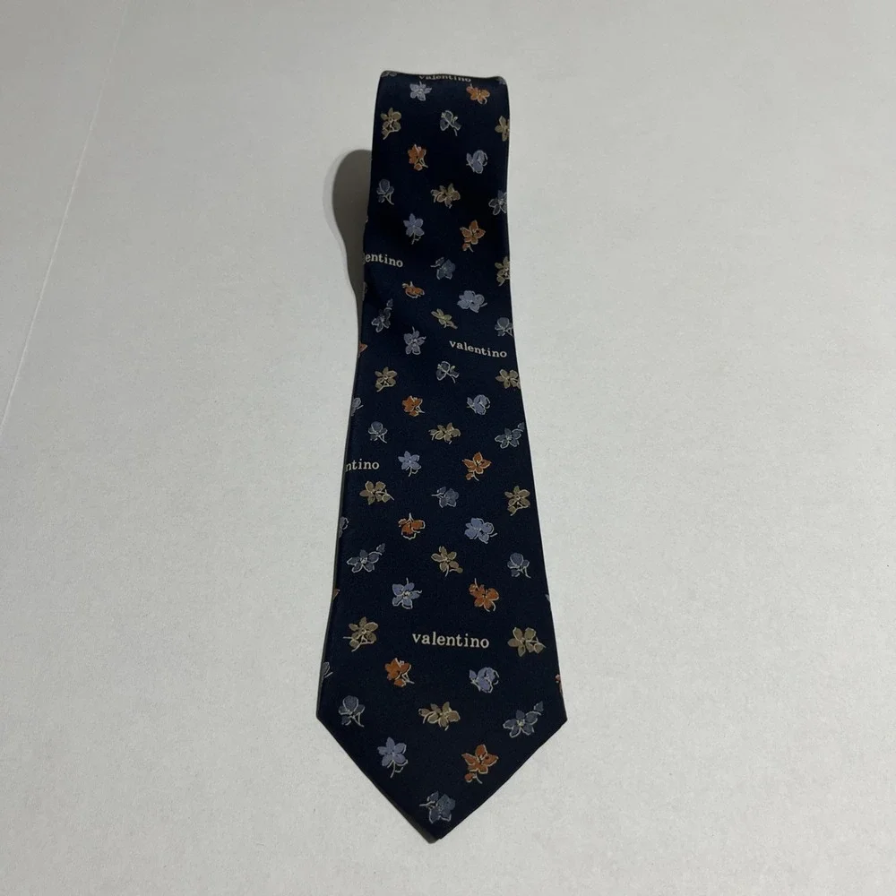 Valentino Neck Tie Mens Dark Blue Silk Luxury Necktie Cravatte‎ Italy C-13